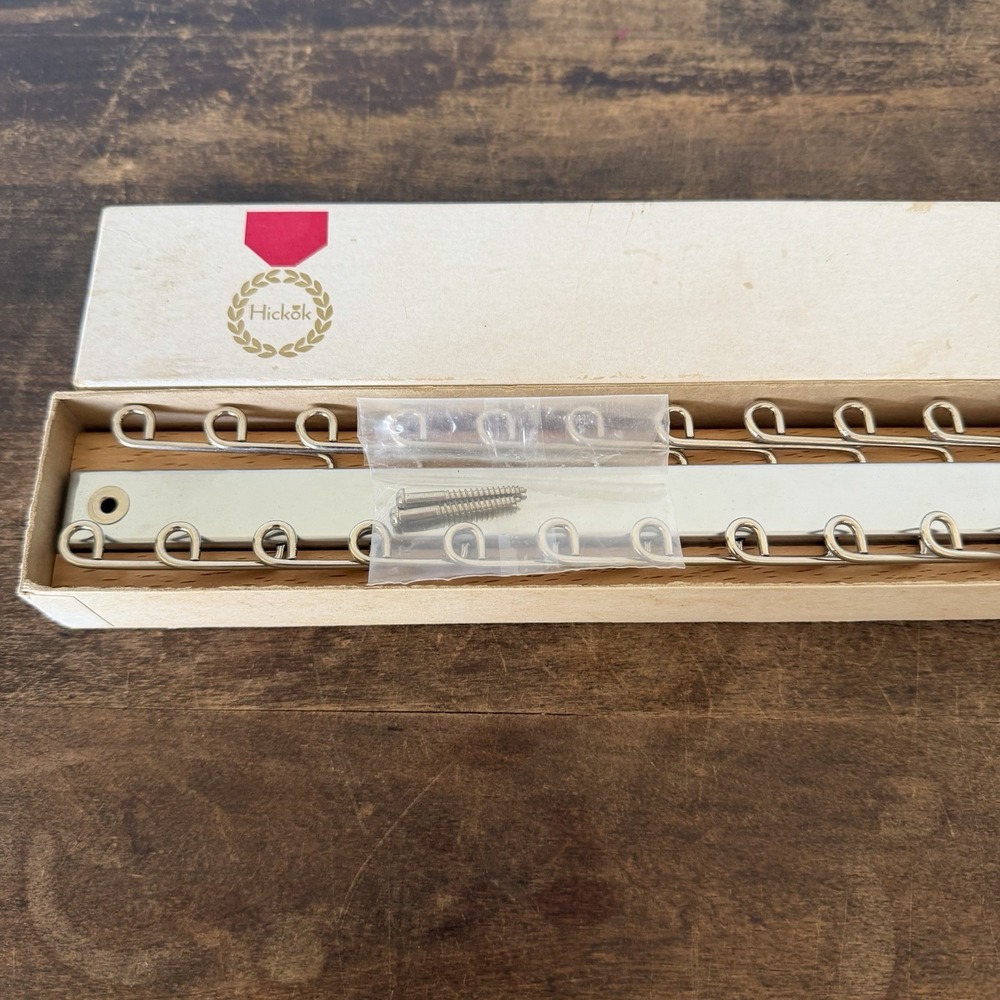 Vintage Hickok Wood And Silver Tone Tie Rack Organizer 24 Hooks Wall Mount NEW